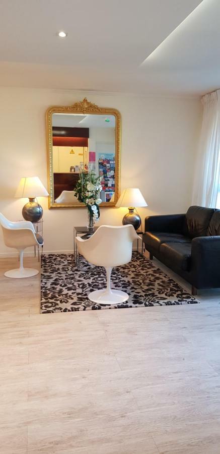 Hotel Le Galoubet Villeneuve-Loubet Luaran gambar